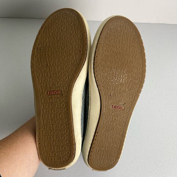 Taos Women Size 9 Court Sneaker Light Blue Leather Slip On Lake Blue Perforated - Picture 9 of 15